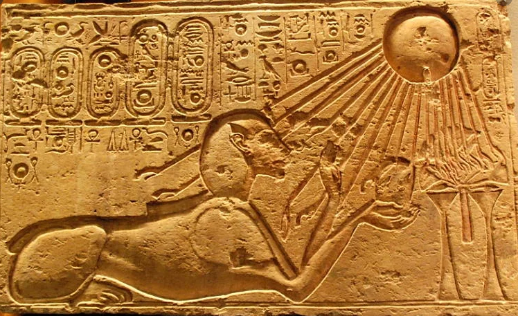Фараон Эхнатон довел до абсурда понятие Света